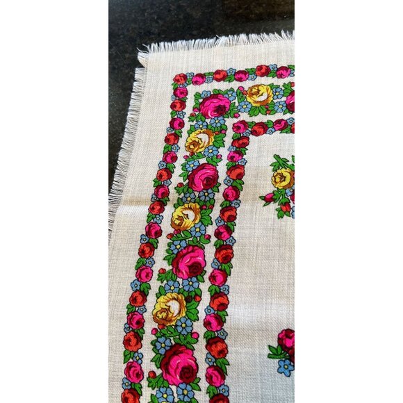 Vintage 1970’s White Pinks Floral Scarf Kashmir 100% Wool Delicate Gorgeous - Picture 4 of 9